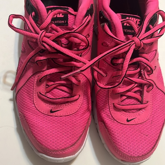 pink NIKE cheetah print revolution 2 running sneakers size 8 - Picture 2 of 9
